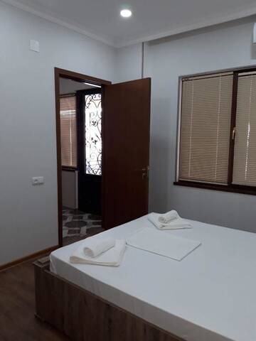Фото номера Роскошный трехместный номер Гостевой дом Guesthouse Fatima г. Сигнахи 4