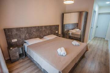 Фото номера Двухместный номер Делюкс с 1 кроватью и балконом Отель Boutique Hotel BelleVue г. Сигнахи 7