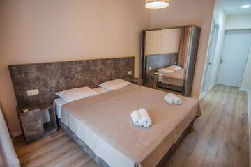 Фото номера Двухместный номер Делюкс с 1 кроватью и балконом Отель Boutique Hotel BelleVue г. Сигнахи 2