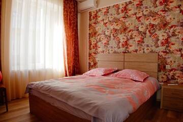 Фото номера Двухместный номер Делюкс с 1 кроватью и душем Гостевой дом Guest House Aisi г. Сигнахи 4