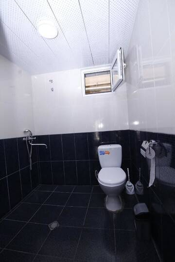 Фото номера Семейный номер с общей ванной комнатой Гостевой дом Guest House Alazani Valley г. Сигнахи 10