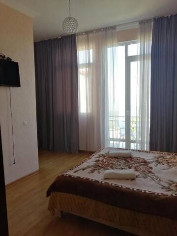 Фото номера Двухместный номер Делюкс с 1 кроватью и балконом Гостевой дом Guest House Alazani Valley г. Сигнахи 8