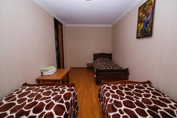 Фото номера Трехместный номер с общей ванной комнатой Гостевой дом Guest House Alazani Valley г. Сигнахи 5