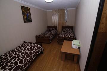 Фото номера Трехместный номер с общей ванной комнатой Гостевой дом Guest House Alazani Valley г. Сигнахи 6