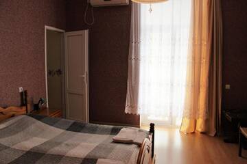 Фото номера Двухместный номер Делюкс с 1 кроватью и балконом Гостевой дом Elegance г. Сигнахи 13