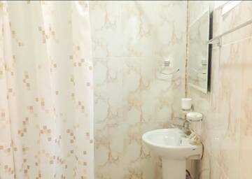 Фото номера Одноместный номер с балконом Гостевой дом Lelis Guest House г. Сигнахи 9