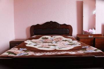 Фото номера Бюджетный трехместный номер Отели типа «постель и завтрак» Guest House Shota г. Сигнахи 27