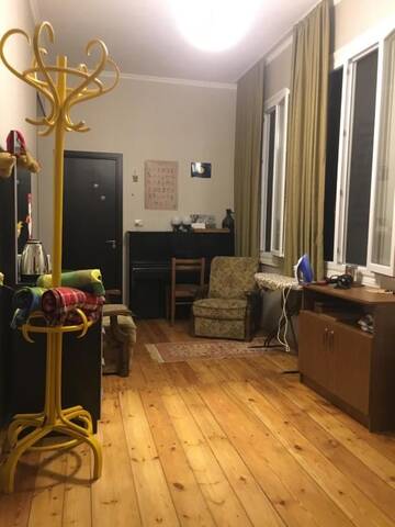 Фото номера Трехместный номер с ванной комнатой Гостевой дом LiBe Guest House г. Сигнахи 8