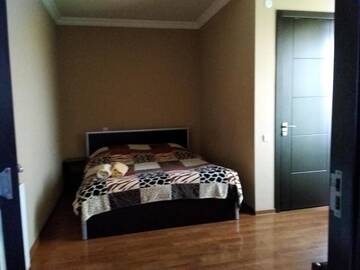 Фото номера Двухместный номер с 1 кроватью и балконом Гостевой дом Goga Guesthouse г. Сигнахи 5