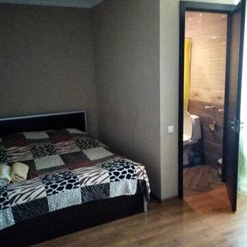 Фото номера Двухместный номер с 1 кроватью и балконом Гостевой дом Goga Guesthouse г. Сигнахи 4