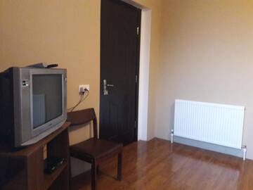 Фото номера Двухместный номер с 1 кроватью и балконом Гостевой дом Goga Guesthouse г. Сигнахи 6