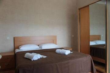 Фото номера Двухместный номер с 1 кроватью и балконом Гостевой дом Guest House Maradona г. Сигнахи 18