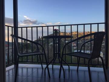 Фото номера Двухместный номер с 1 кроватью и балконом Гостевой дом Guest House Maradona г. Сигнахи 24