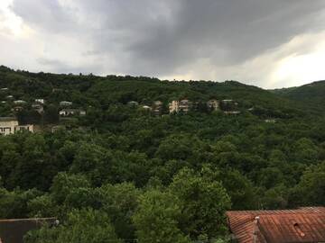 Фото номера Трехместный номер с собственной ванной комнатой Гостевой дом Guest House Happy Holiday г. Сигнахи 14
