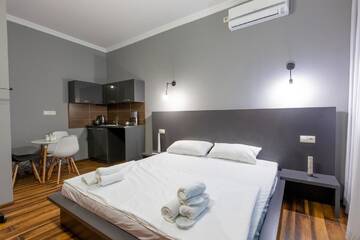 Фото номера Номер-студио Мини-отель 4 Rooms Boutique Hotel г. Сигнахи 2
